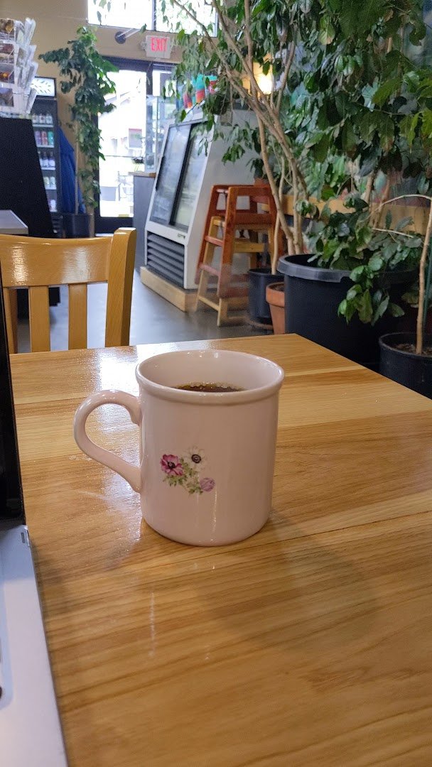 Strictly Organic specialty coffee shop in Bend - photo 4