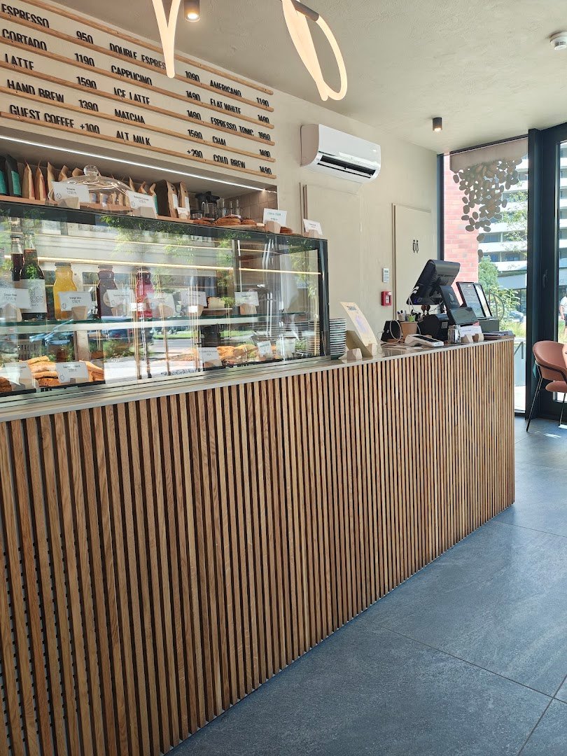 Circle Café by NOSH specialty coffee shop in Budapest - photo 3