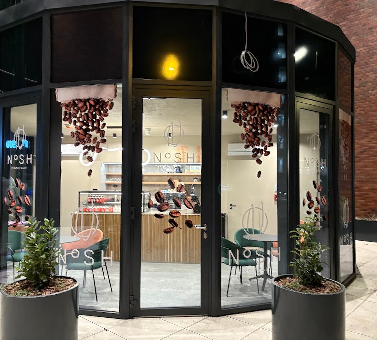 Circle Café by NOSH specialty coffee shop in Budapest - photo 5