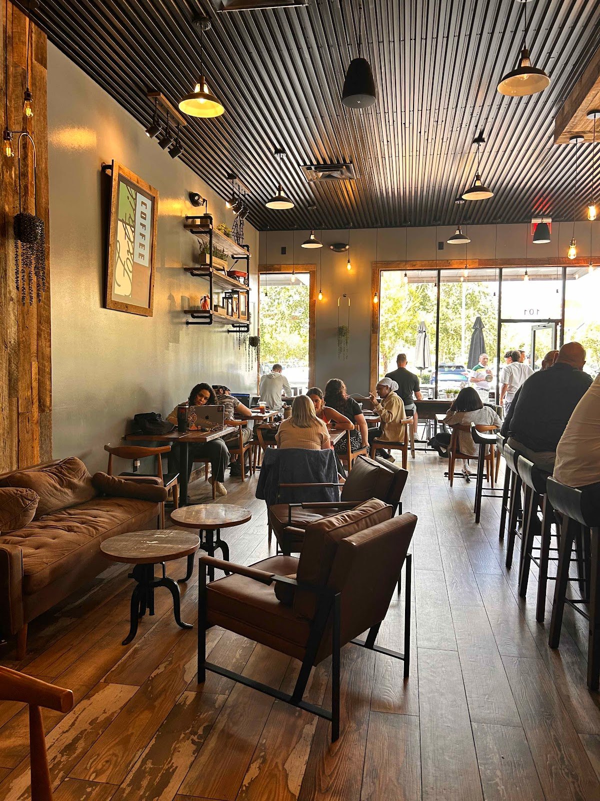 Foxtail Coffee & Kelly’s Ice Cream - Hunters Creek (with drive-thru) specialty coffee shop in Orlando - photo 5