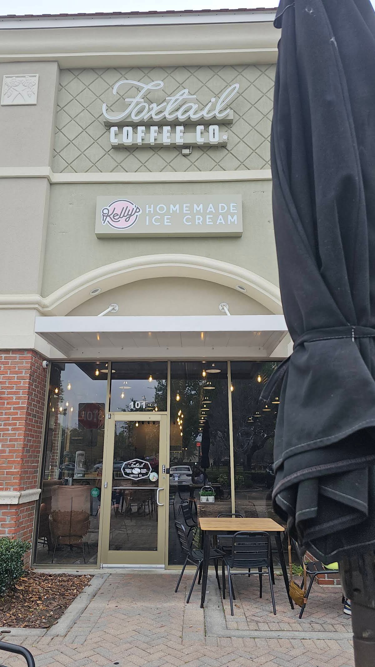 Foxtail Coffee & Kelly’s Ice Cream - Hunters Creek (with drive-thru) specialty coffee shop in Orlando - photo 7