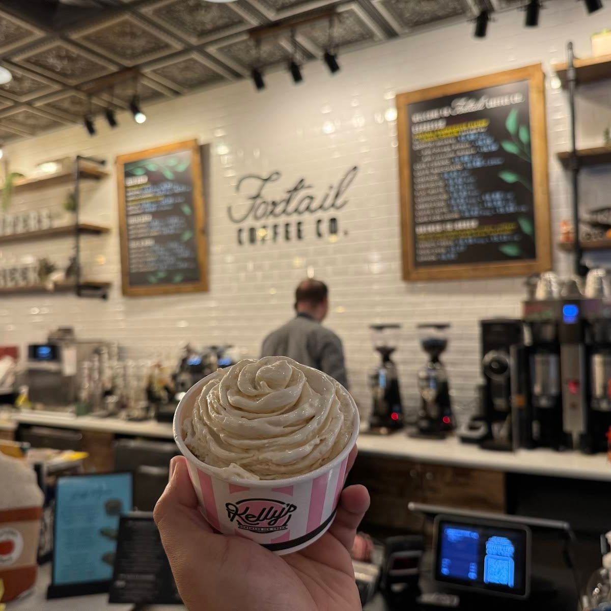 Foxtail Coffee & Kelly’s Ice Cream - Hunters Creek (with drive-thru) specialty coffee shop in Orlando - photo 9