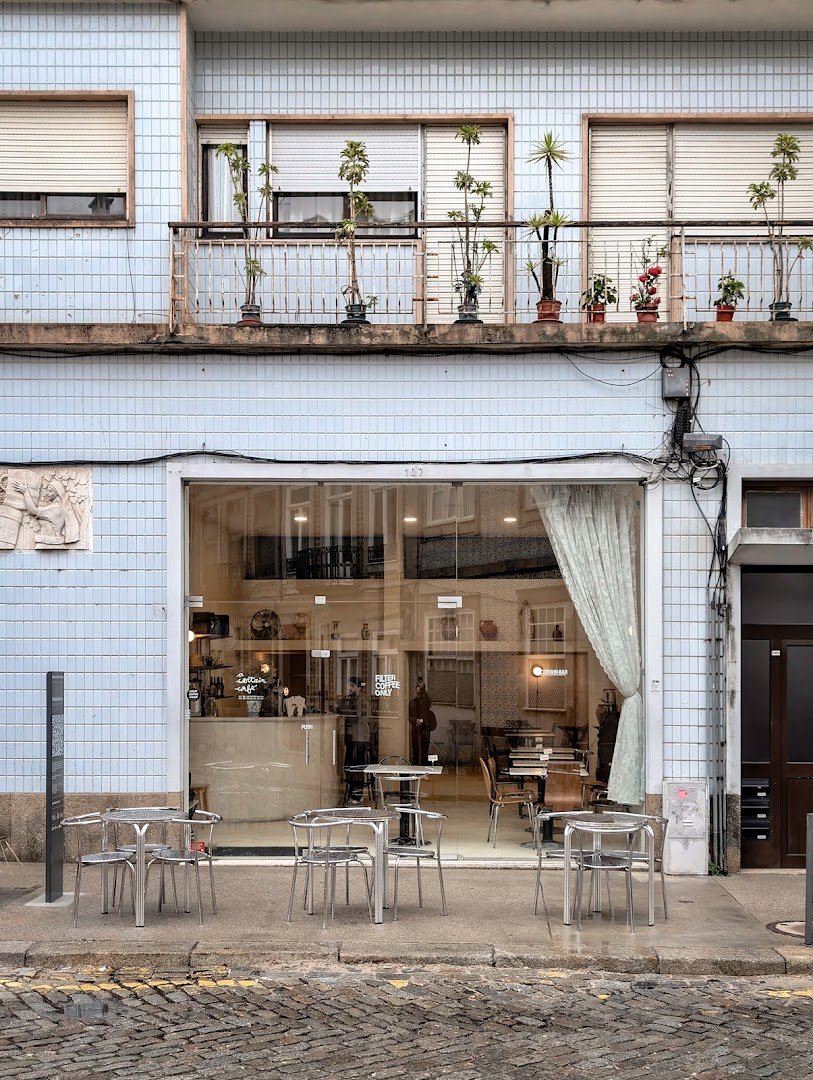 Storefront of A Certain café, specialty coffee shop in Porto