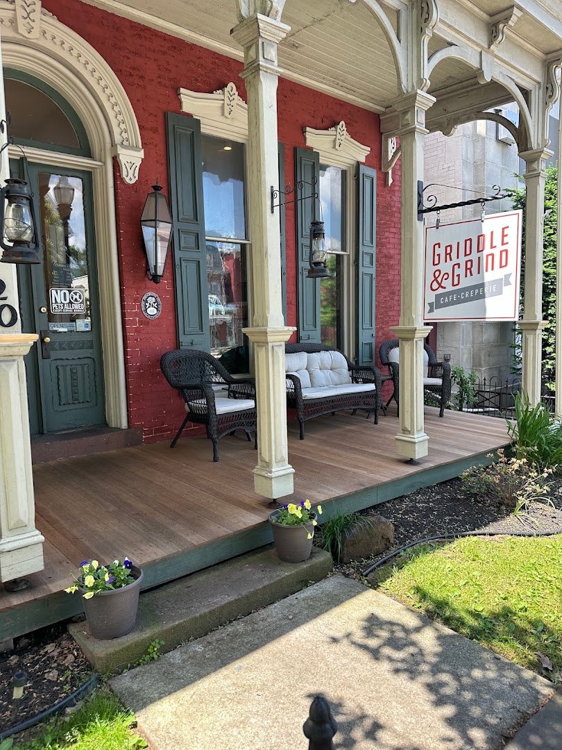 Storefront of Griddle & Grind Cafe, specialty coffee shop in Lancaster