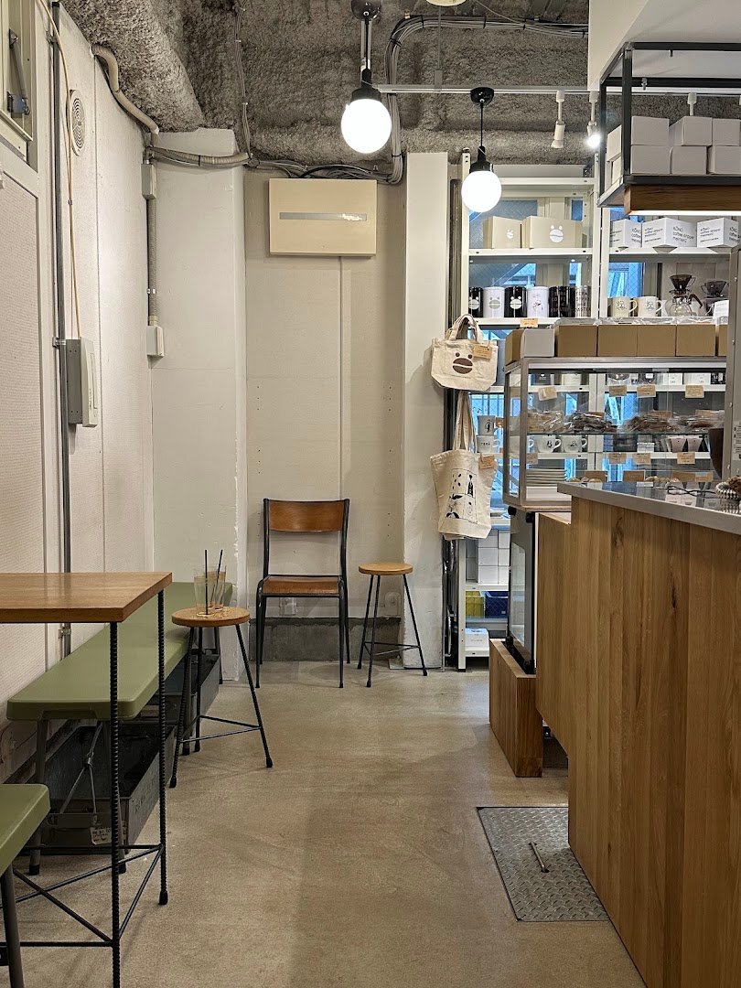 Interior of TINTO COFFEE, specialty coffee shop in Tokyo