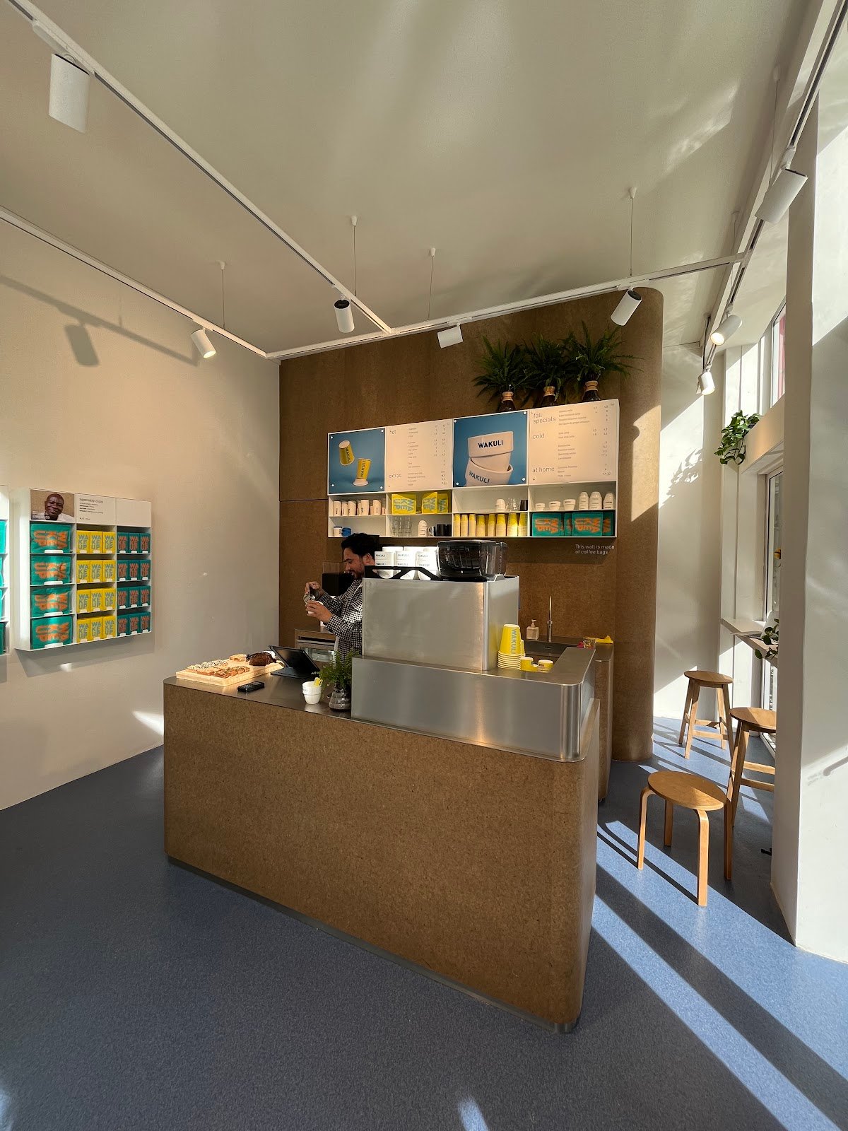 Wakuli specialty coffee bar specialty coffee shop in Amsterdam - photo 6