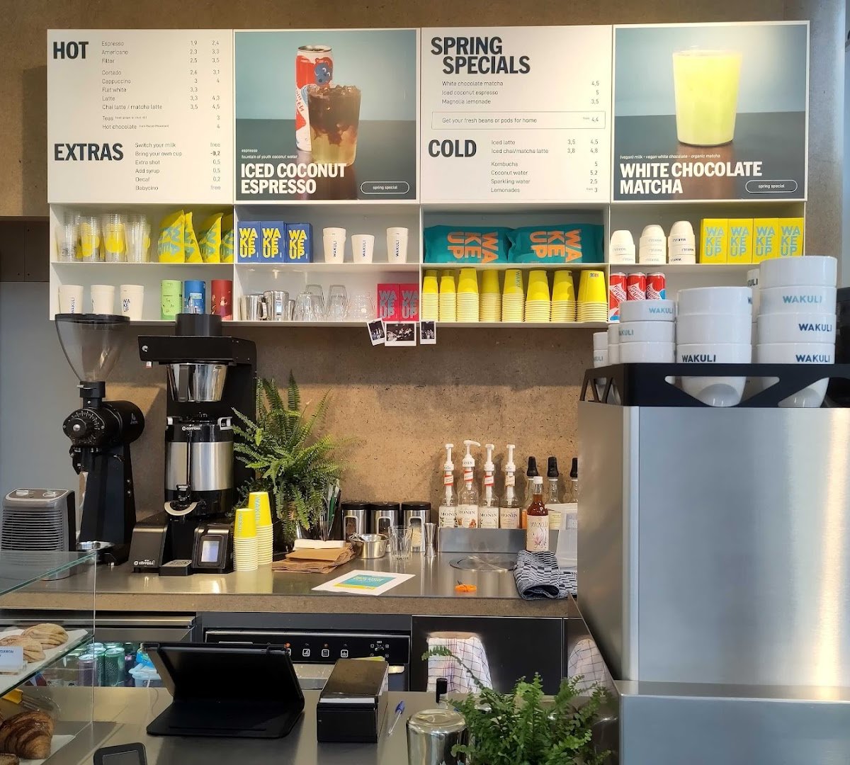 Wakuli specialty coffee bar specialty coffee shop in Amsterdam - photo 7