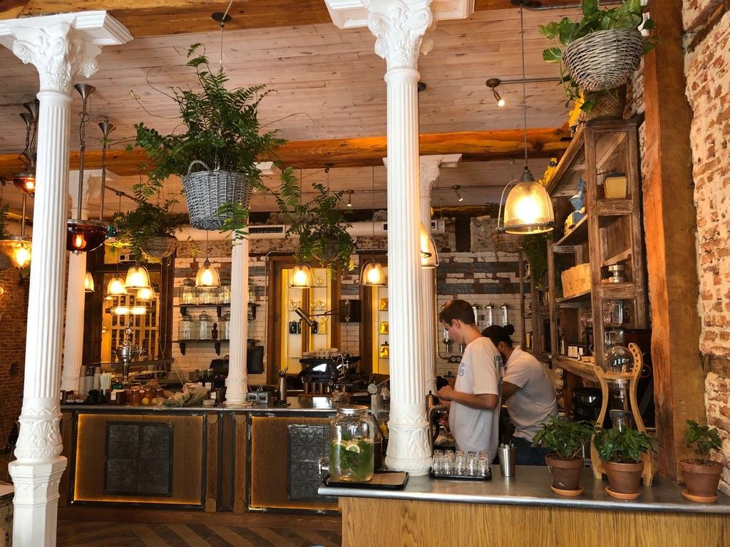 Café del Art specialty coffee shop in Madrid - photo 2