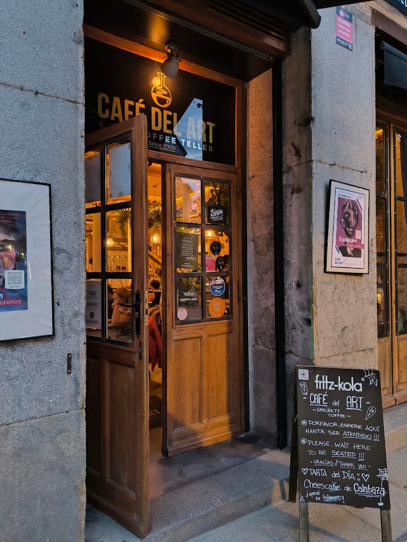 Café del Art specialty coffee shop in Madrid - photo 9