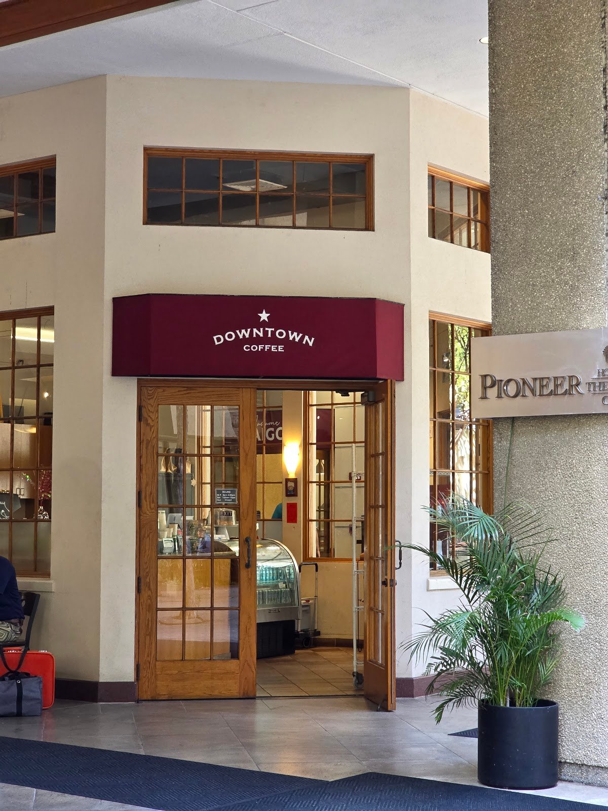 Downtown Coffee Honolulu specialty coffee shop in Honolulu - photo 5