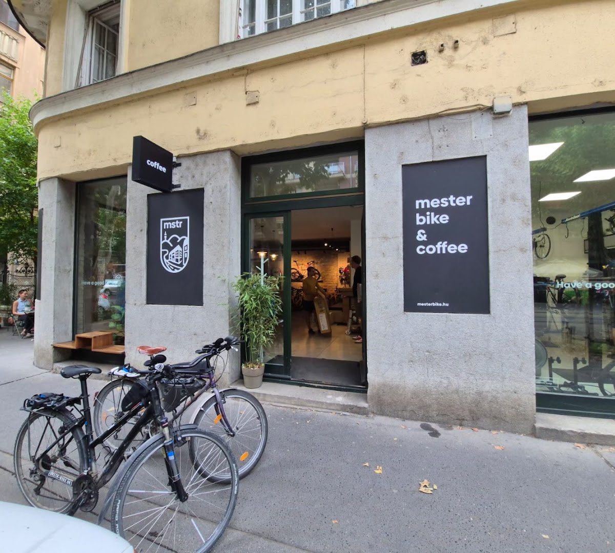 mester bike & coffee specialty coffee shop in Budapest - photo 10
