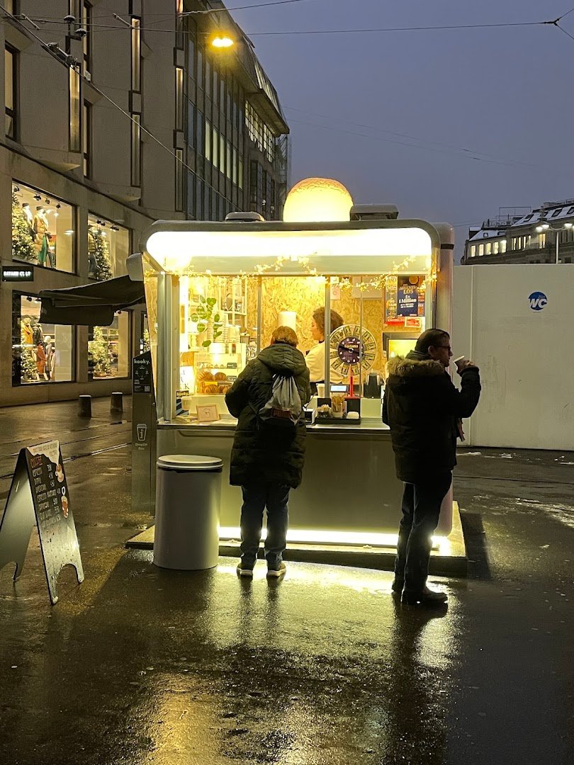 Storefront of ISULE | Kiosk, specialty coffee shop in Zurich