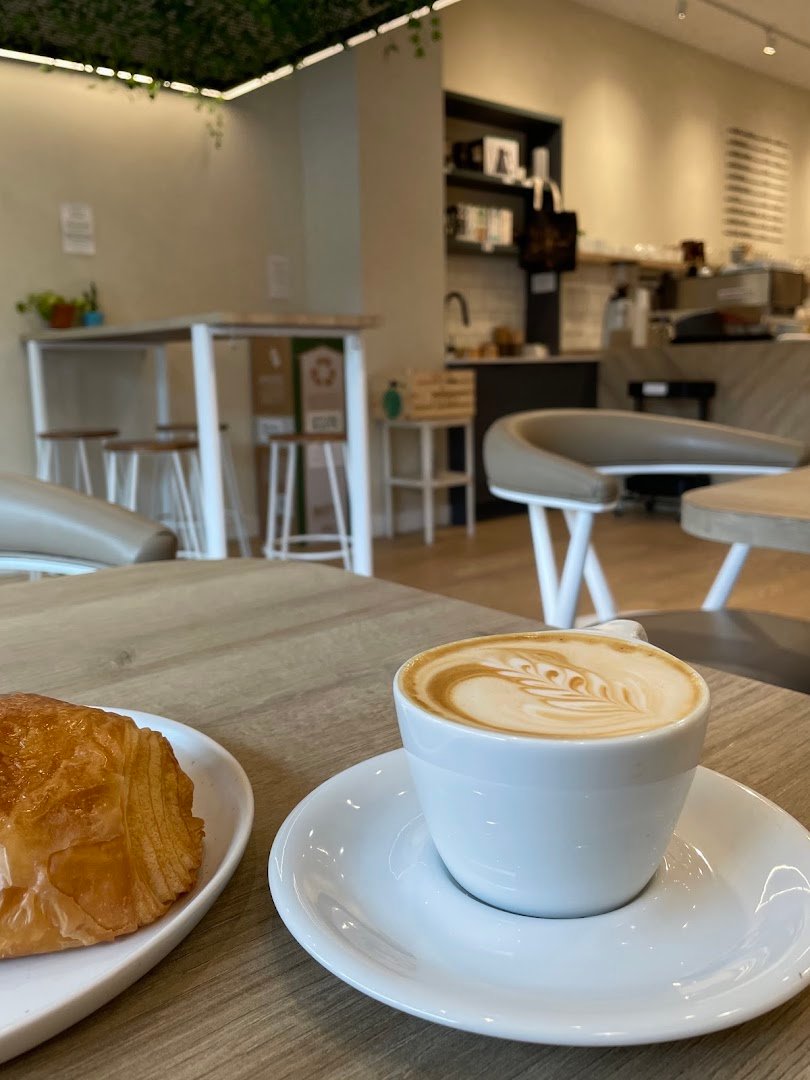 Coffee at Café Saint-Henri (Verdun), specialty coffee shop in Montreal