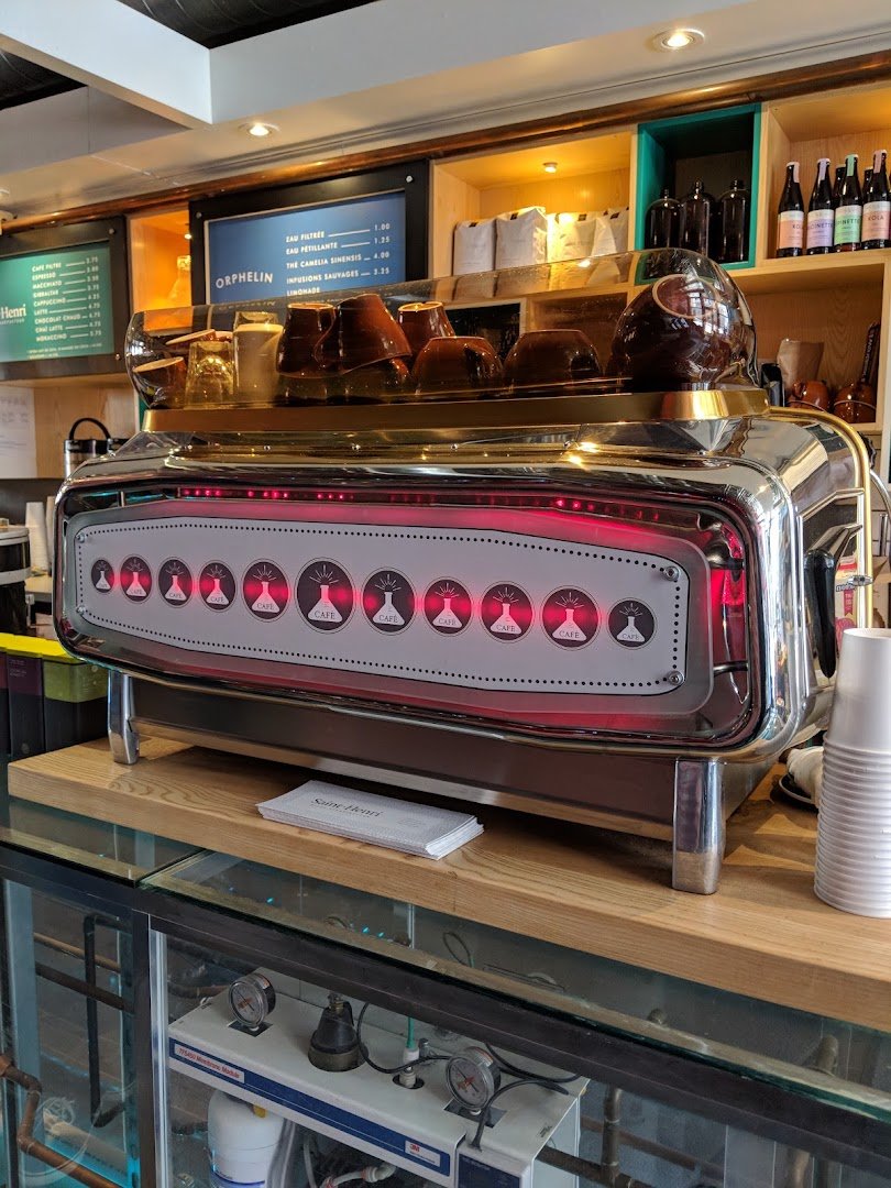 Interior of Café Saint-Henri (Verdun), specialty coffee shop in Montreal
