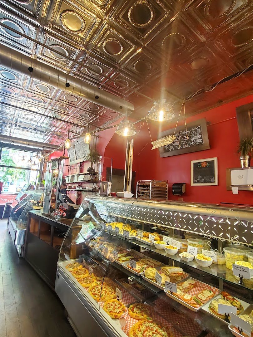 Interior of Café Saint-Henri (Verdun), specialty coffee shop in Montreal