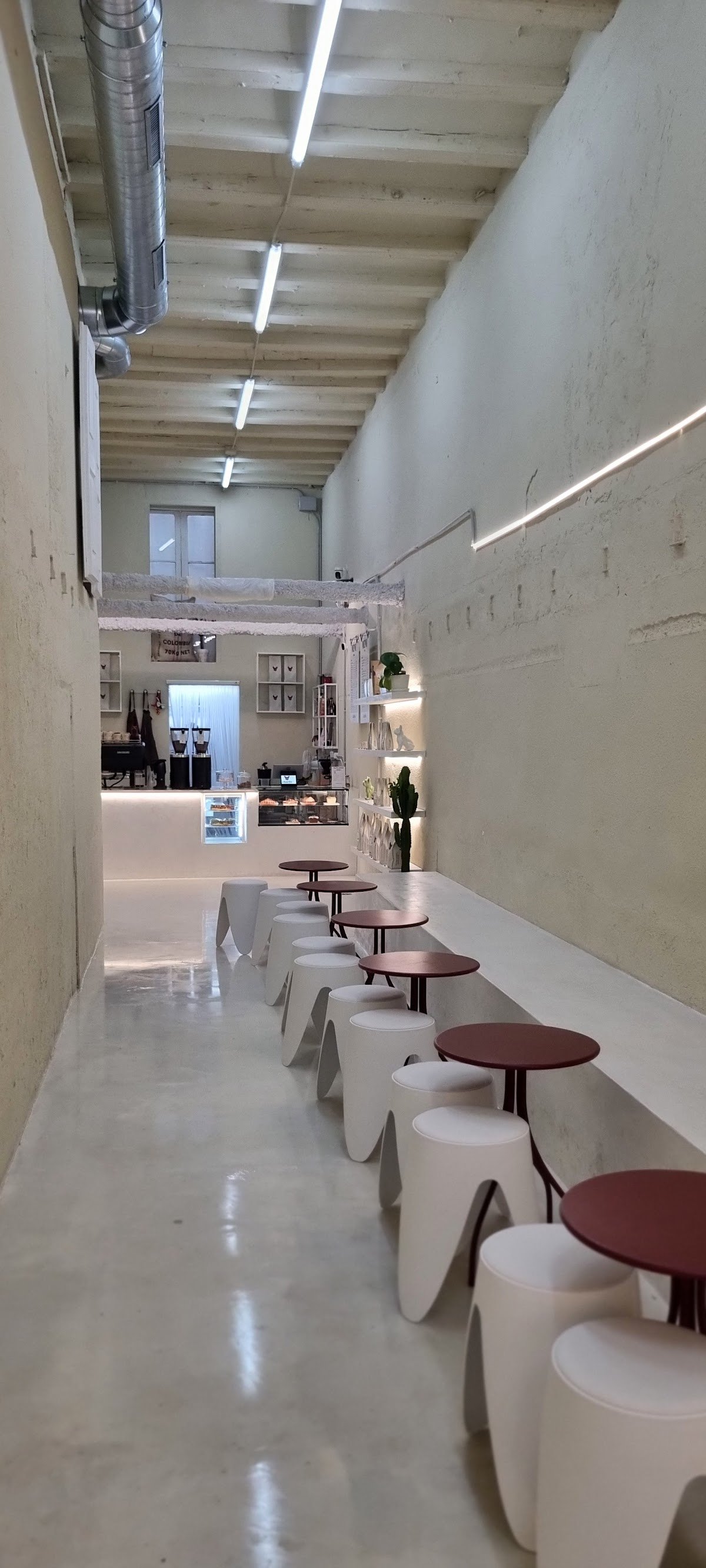 Charlie Coffee Company specialty coffee shop in Barcelona - photo 4