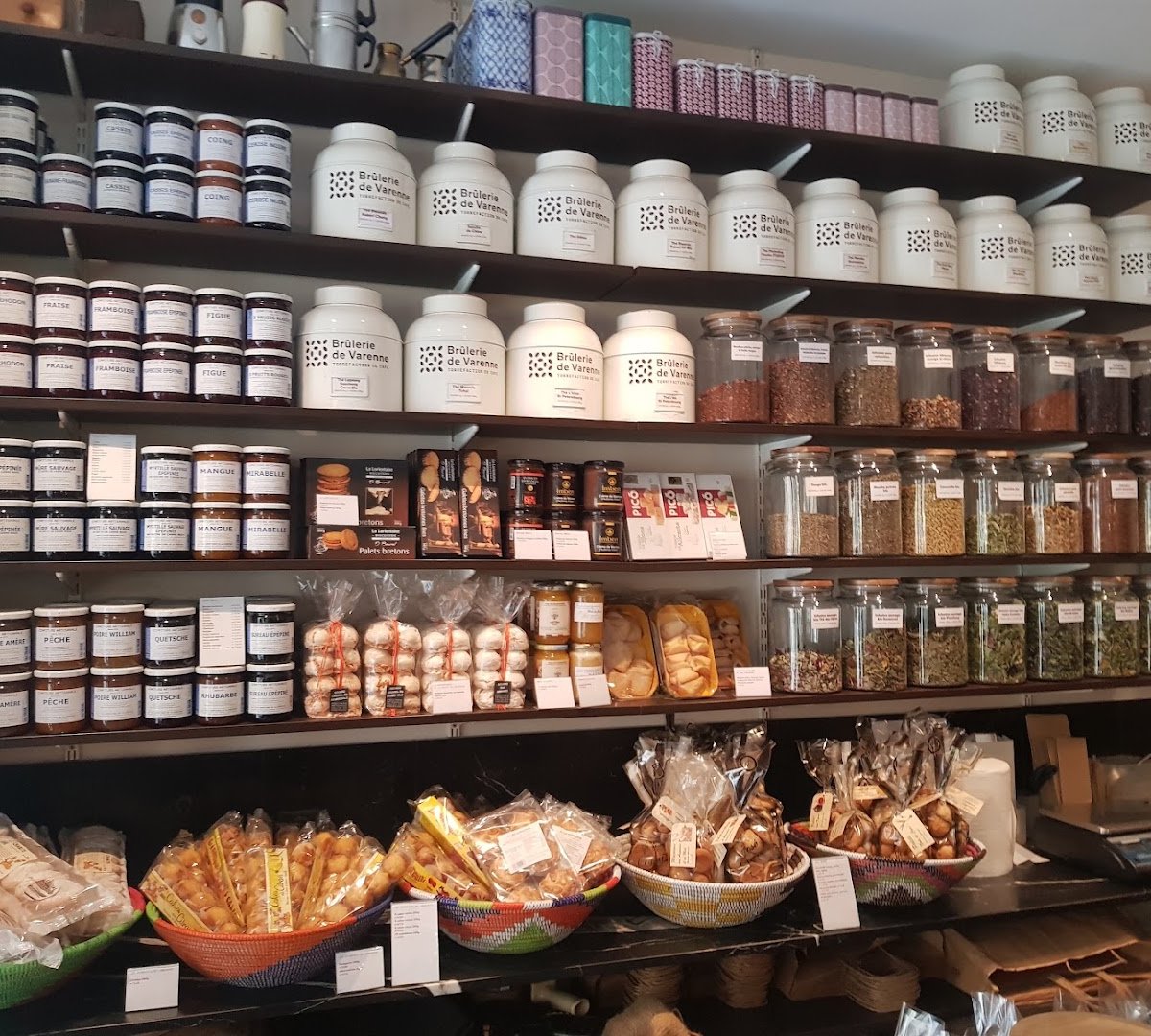 Brûlerie de Varenne specialty coffee shop in Paris - photo 7