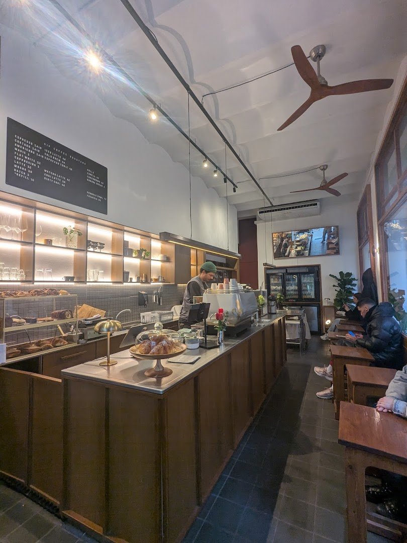 SIP COFFEE ROASTERS specialty coffee shop in Barcelona - photo 13