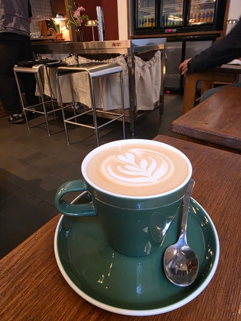 SIP COFFEE ROASTERS specialty coffee shop in Barcelona - photo 3