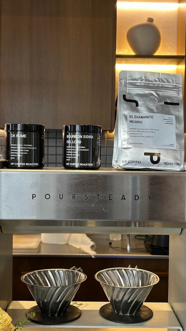 SIP COFFEE ROASTERS specialty coffee shop in Barcelona - photo 9