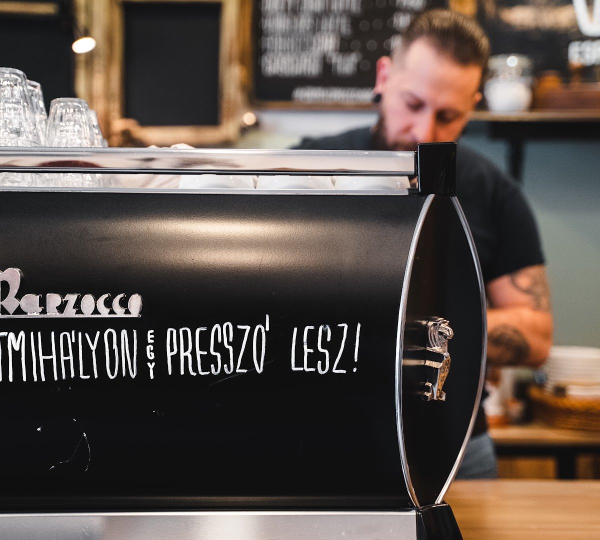 Cafe Calmo - Specialty, Espresso Bár specialty coffee shop in Budapest - photo 9