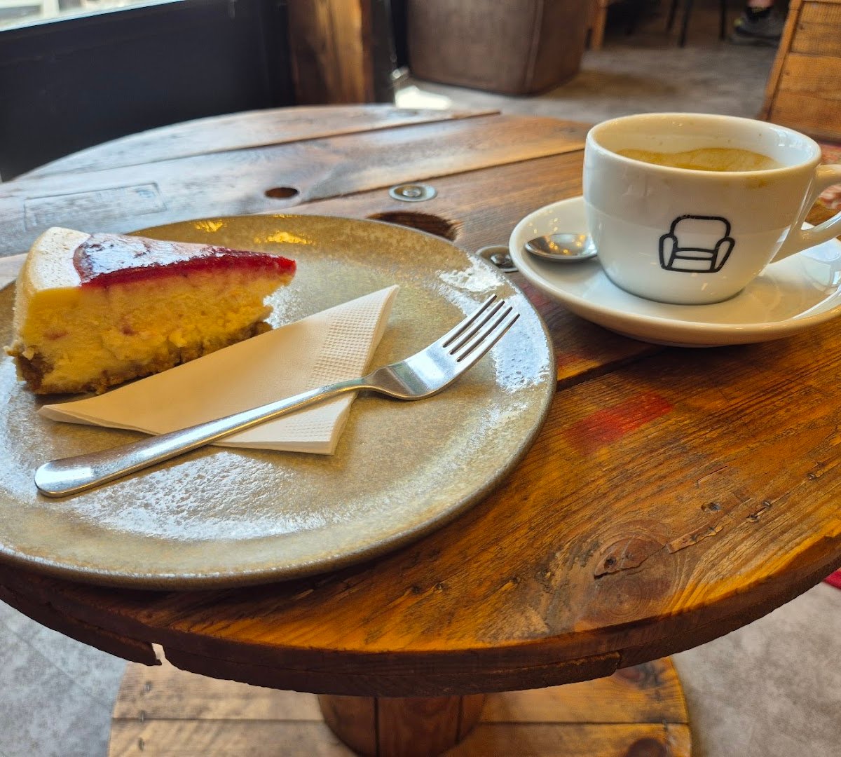 Cafe Calmo - Specialty, Espresso Bár specialty coffee shop in Budapest - photo 10