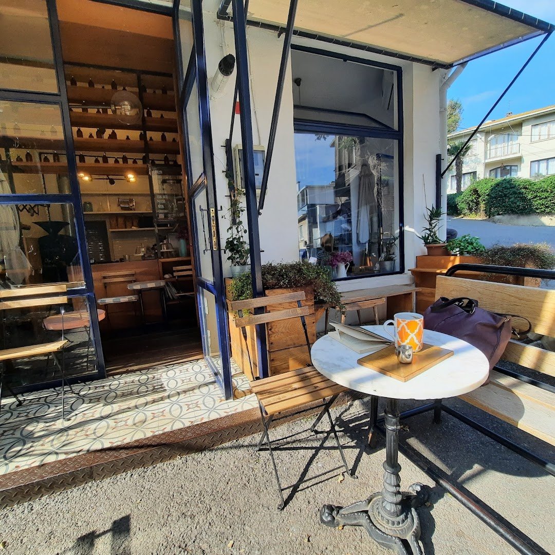 Four Letter Word Coffee specialty coffee shop in Istanbul - photo 4
