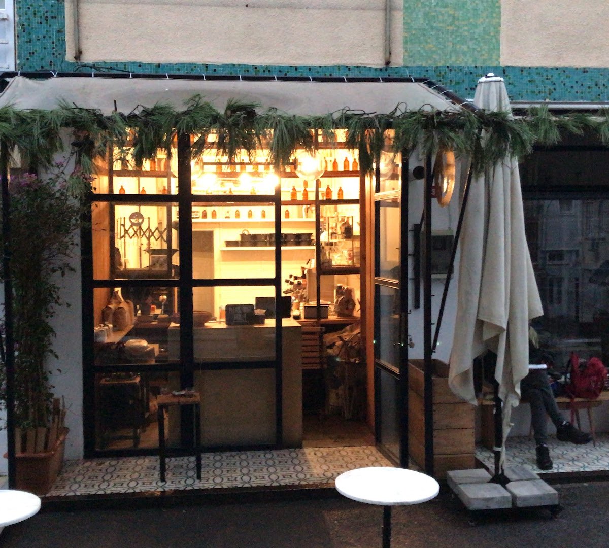 Four Letter Word Coffee specialty coffee shop in Istanbul - photo 9