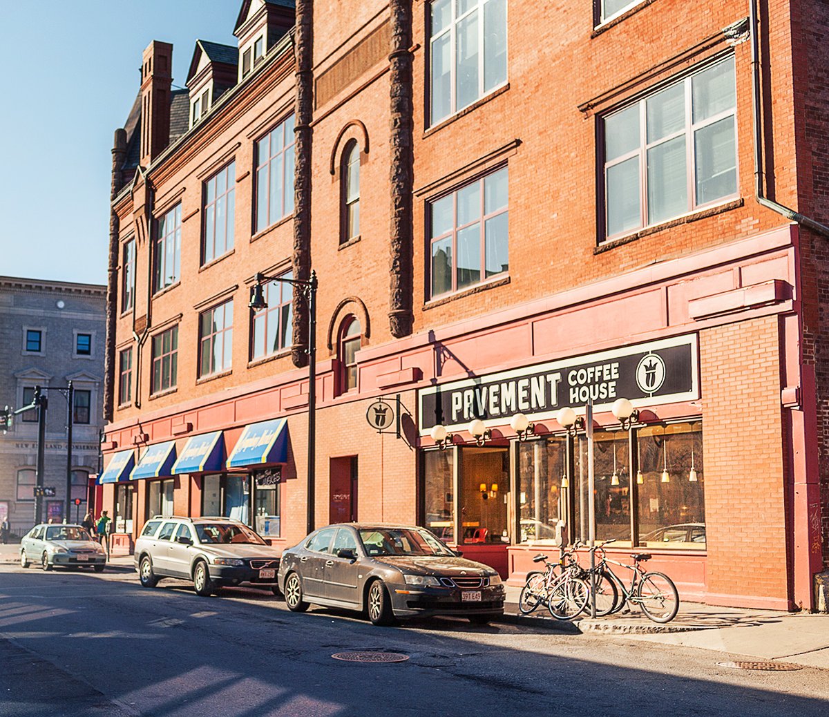 Pavement Coffeehouse - Symphony specialty coffee shop in Boston - photo 9