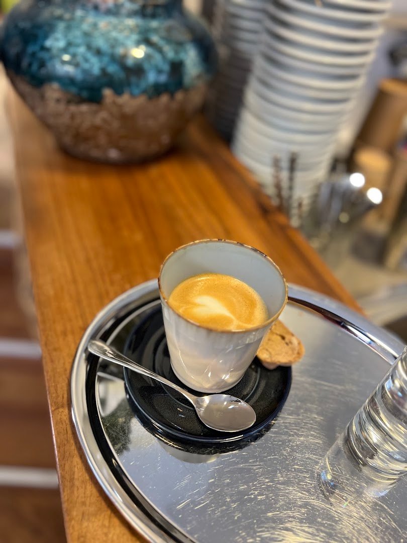Coffee at Akrap Espressobar, specialty coffee shop in Vienna