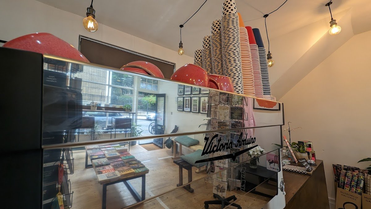 Clerkenwells, Coffee & Book Shop specialty coffee shop in London - photo 2
