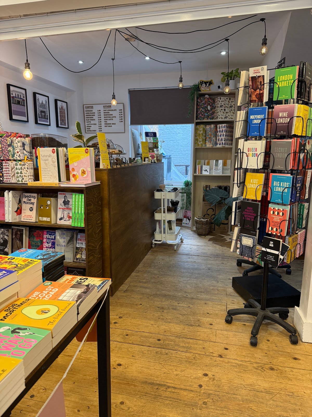 Clerkenwells, Coffee & Book Shop specialty coffee shop in London - photo 4