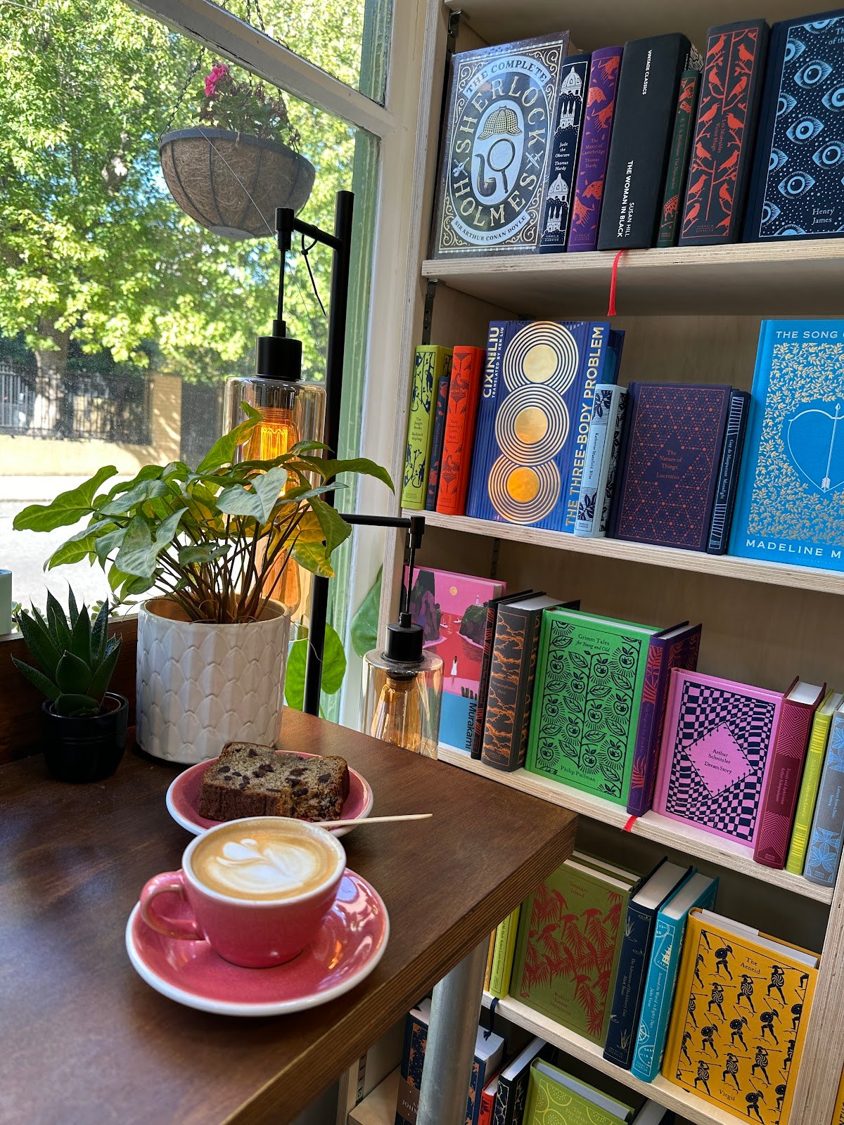 Clerkenwells, Coffee & Book Shop specialty coffee shop in London - photo 5