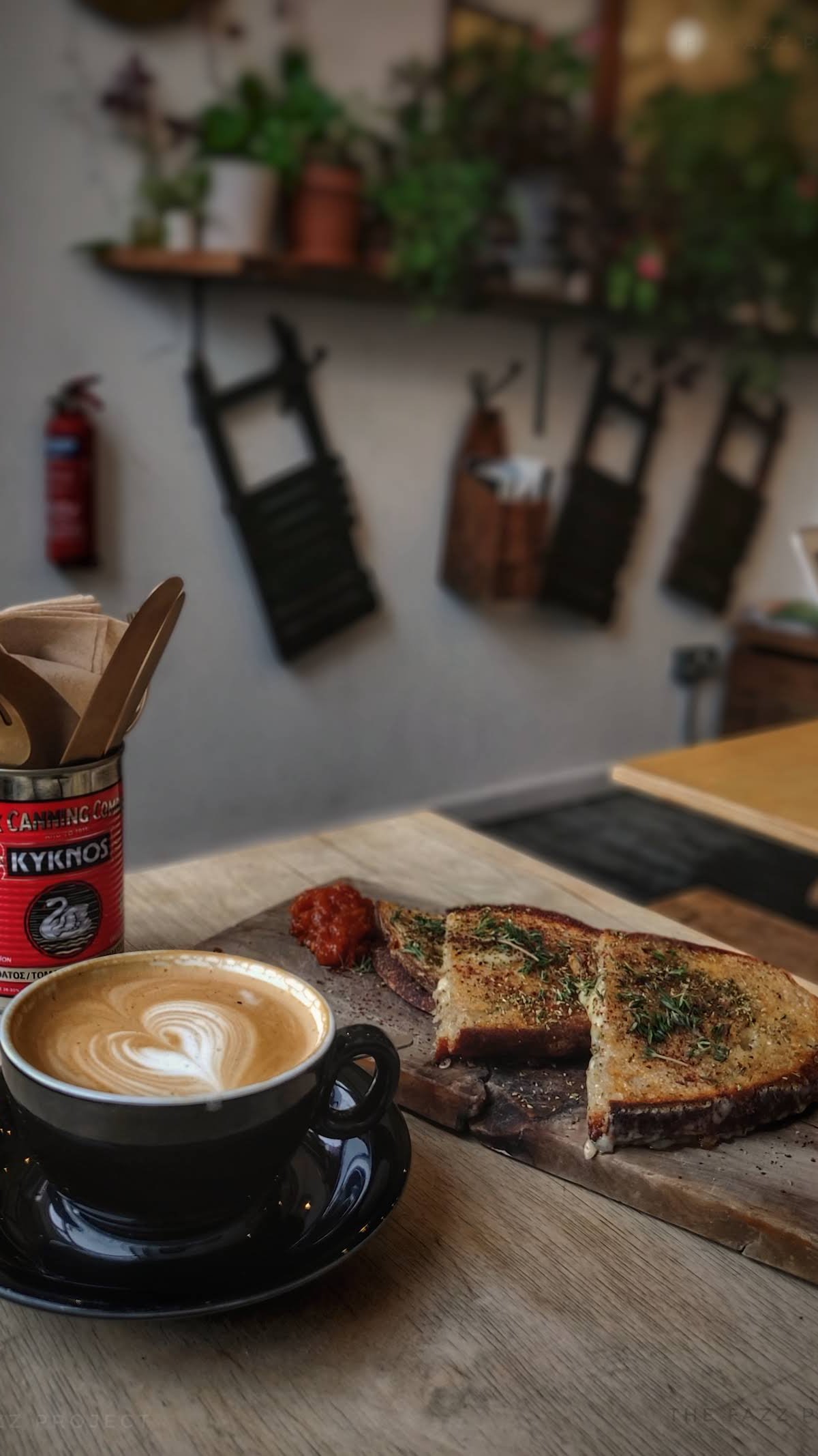 46b Espresso Hut specialty coffee shop in London - photo 9