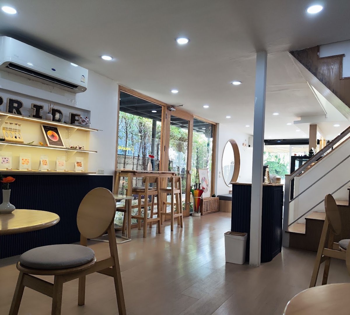 Pride Specialty Tea & Coffee Roasters specialty coffee shop in Bangkok - photo 2