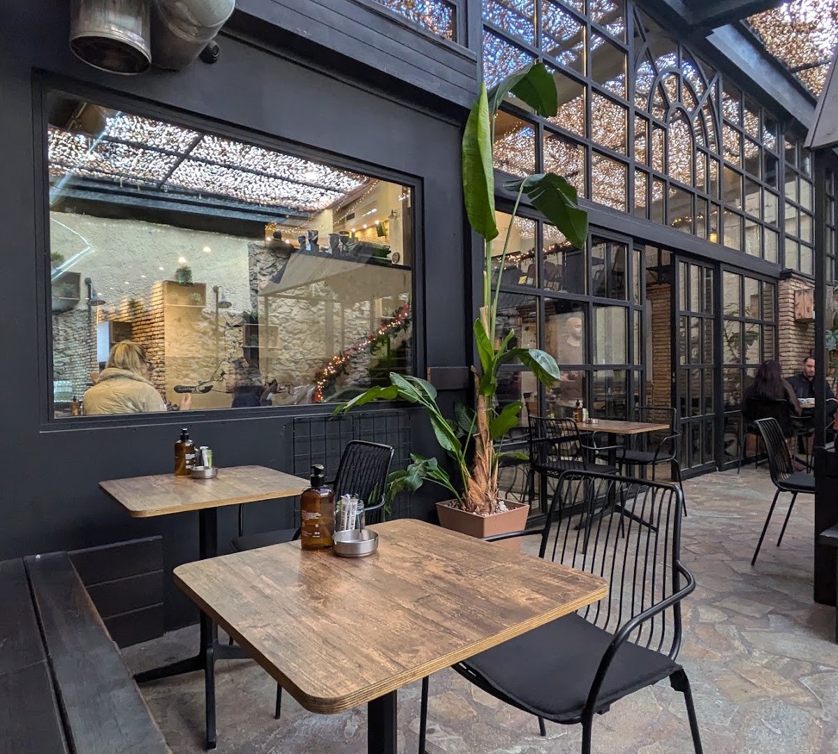 Storefront of The Underdog Thissio, specialty coffee shop in Athens