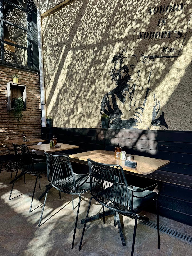 Storefront of The Underdog Thissio, specialty coffee shop in Athens