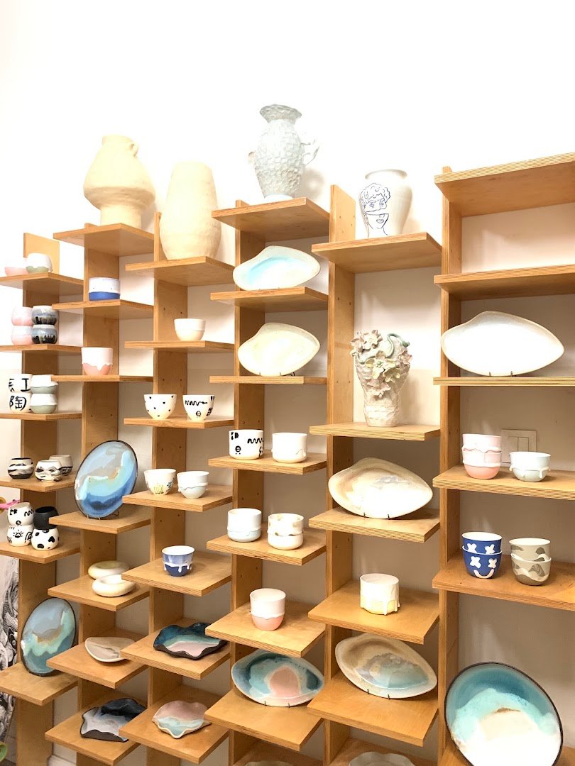 Interior of MUAS COFFEE, specialty coffee shop in Warsaw