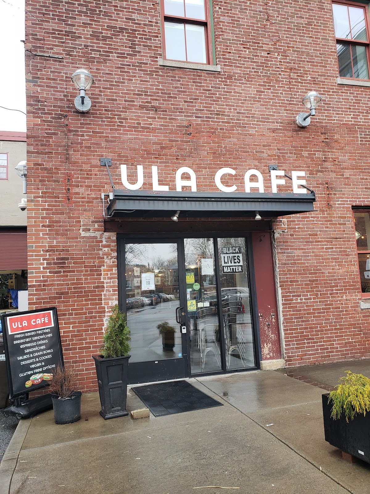 Ula Café specialty coffee shop in Boston - photo 2