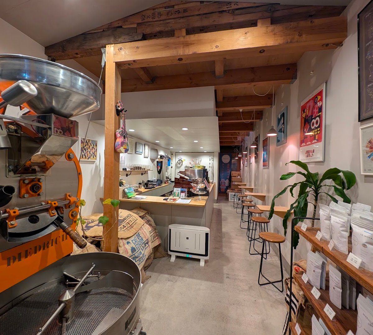 Interior of FINE TIME COFFEE ROASTERS, specialty coffee shop in Tokyo