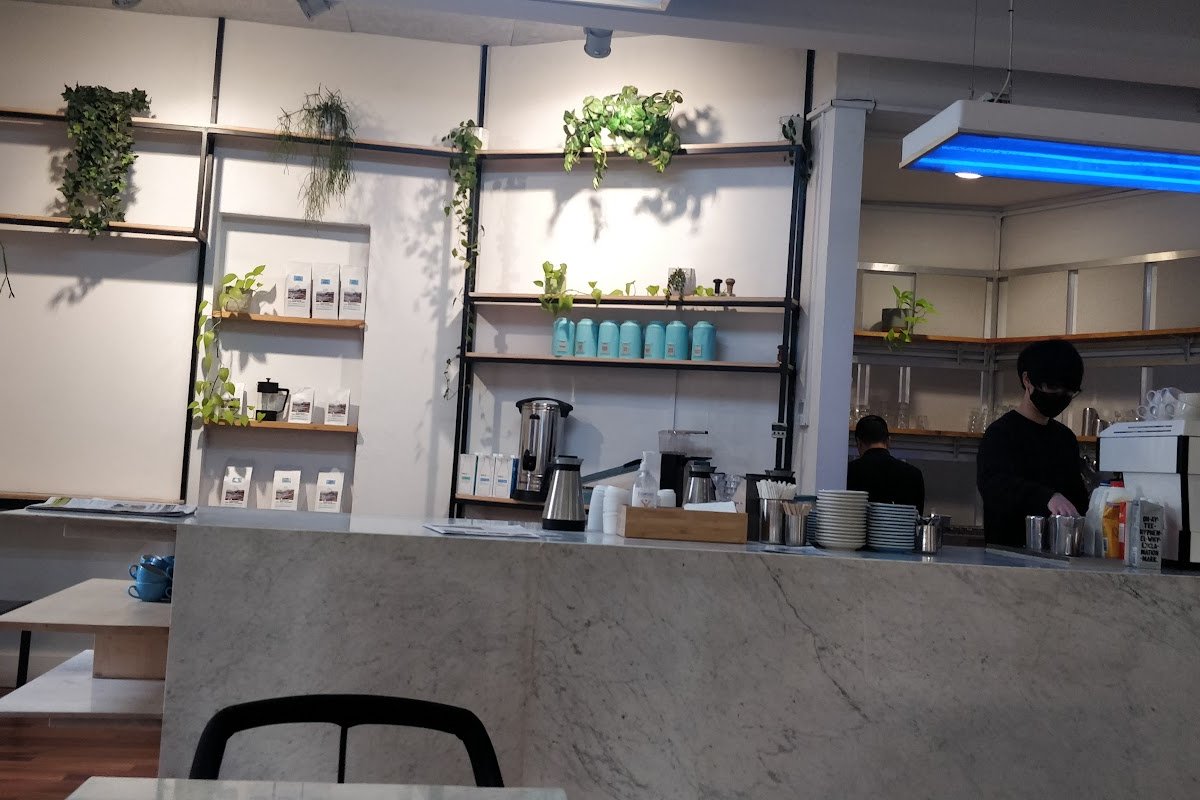 Poolhouse Coffee specialty coffee shop in Melbourne - photo 11