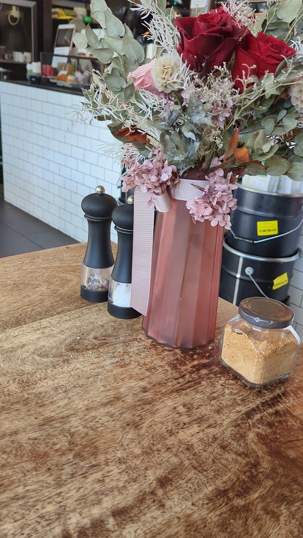 CLOSED-Elbow Room Coffee Roasters specialty coffee shop in Sydney - photo 10