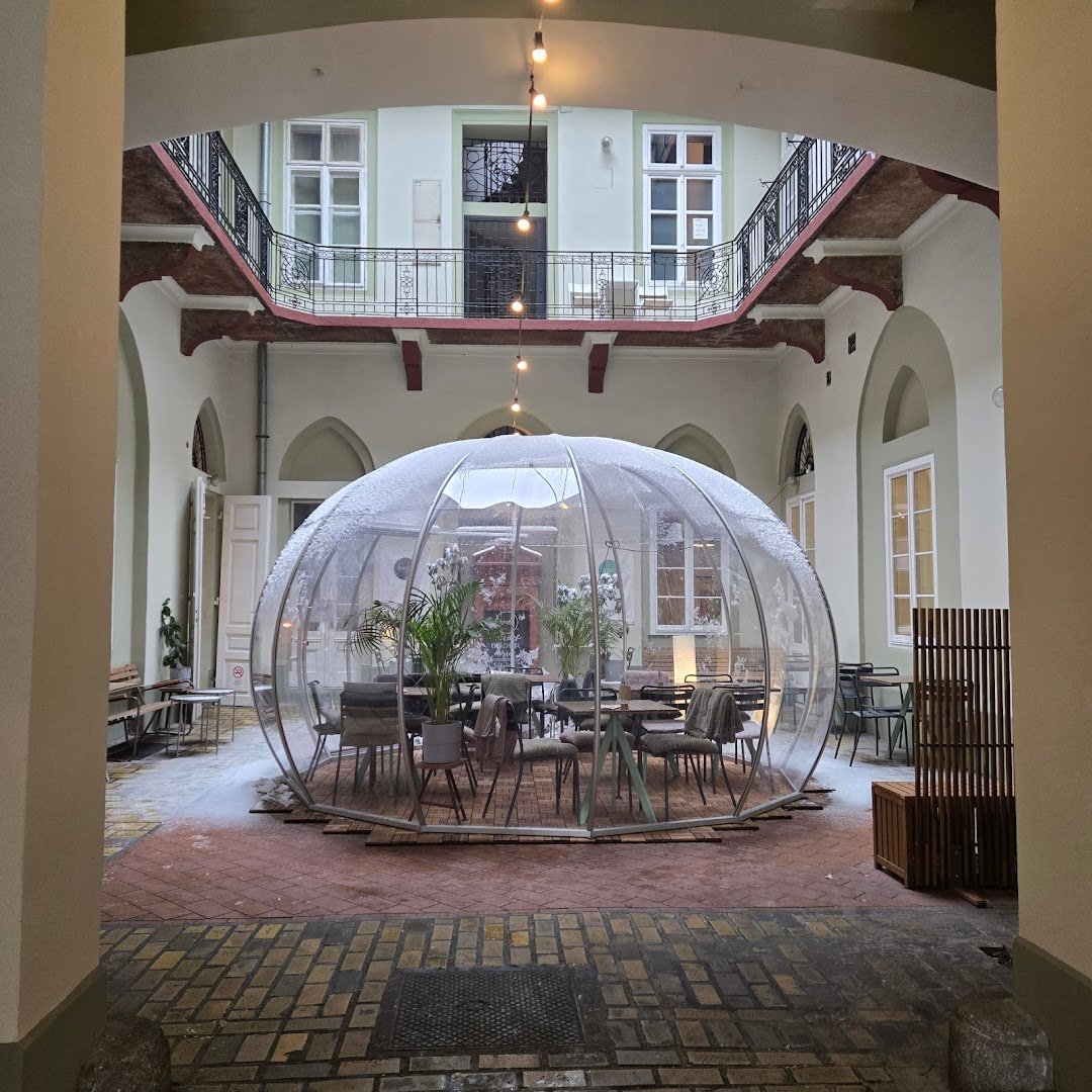 Fekete specialty coffee shop in Budapest - photo 7