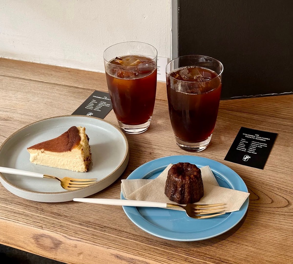 Coffee at PHILOCOFFEA 201, specialty coffee shop in Tokyo