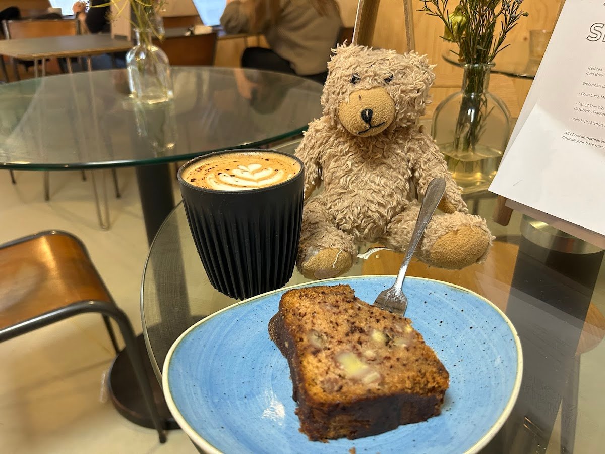 Perks & White coffee, Herne Hill Station specialty coffee shop in London - photo 2