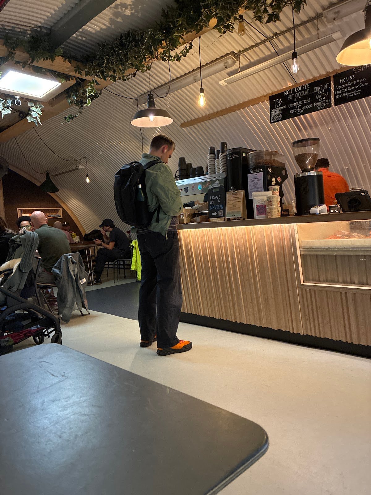 Perks & White coffee, Herne Hill Station specialty coffee shop in London - photo 4