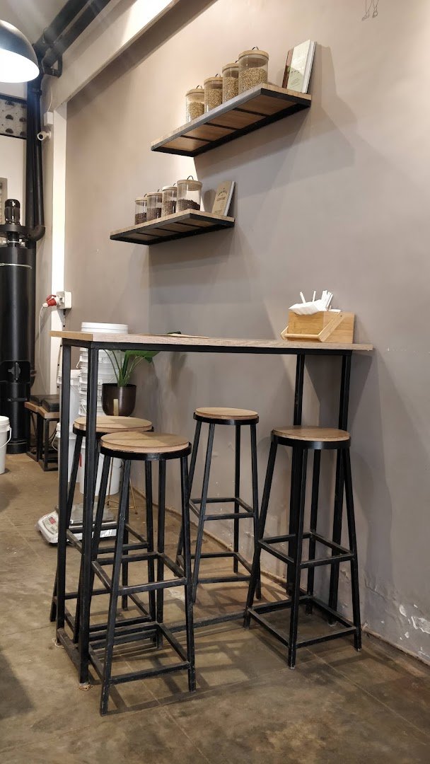 Interior of Bombay Island Coffee Company | Malad, specialty coffee shop in Mumbai