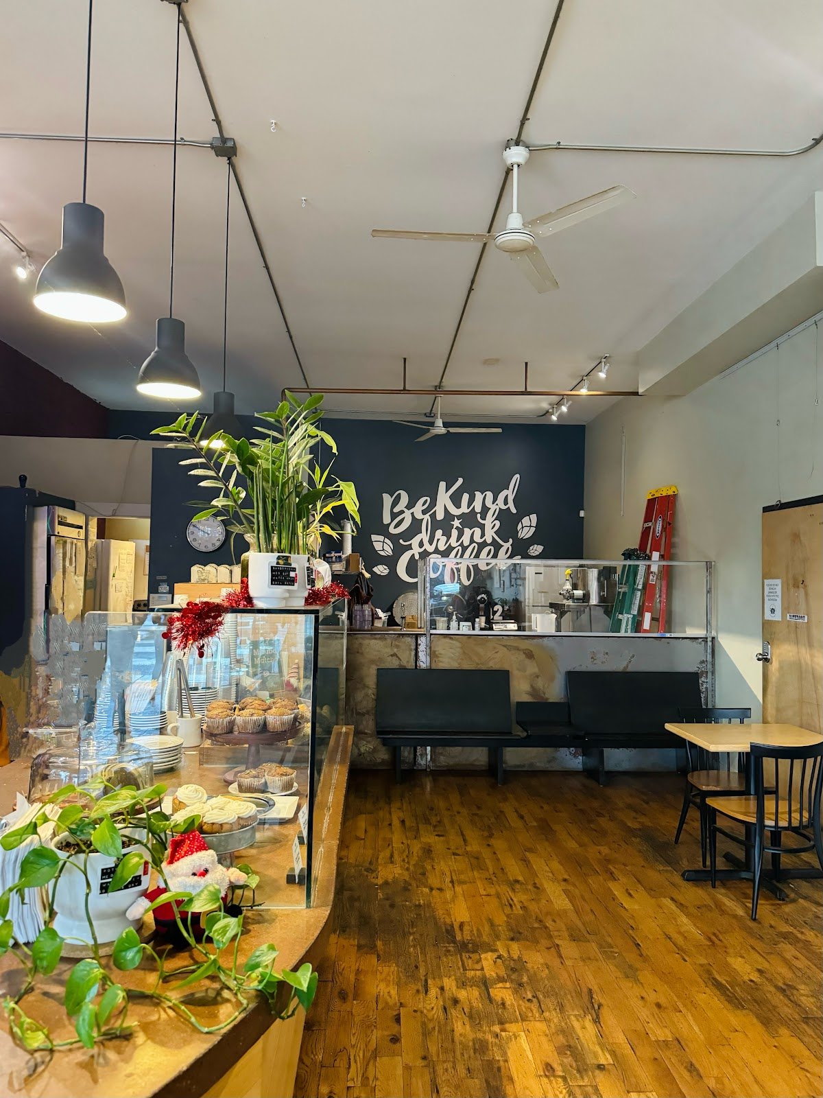 Seven Virtues Coffee Roasters on Glisan specialty coffee shop in Portland - photo 5