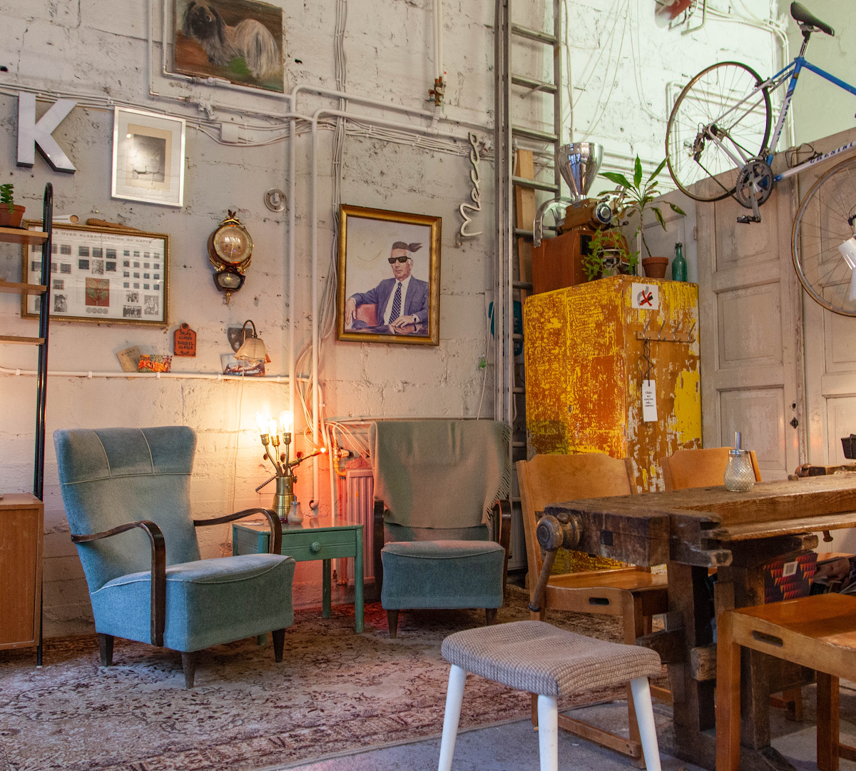 Interior of Helsingin Kahvipaahtimo, Päiväkahvibaari I / Vallila, specialty coffee shop in Helsinki