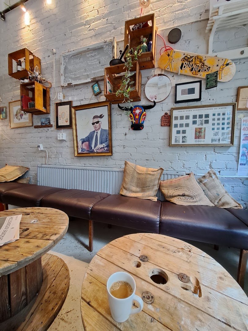 Interior of Helsingin Kahvipaahtimo, Päiväkahvibaari I / Vallila, specialty coffee shop in Helsinki